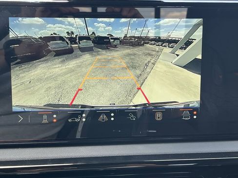 New 2026 GMC Sierra 2500 AT4 w/ AT4 Premium Plus Package AWD/4WD image 27