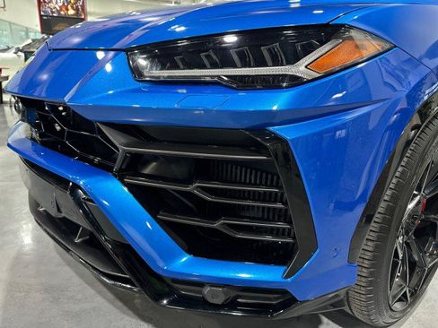 Used 2019 Lamborghini Urus AWD/4WD image 28