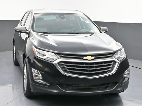 Used 2020 Chevrolet Equinox LS w/ LS Convenience Package image 2
