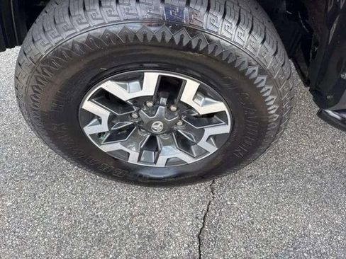Used 2021 Toyota Tacoma TRD Off-Road image 32