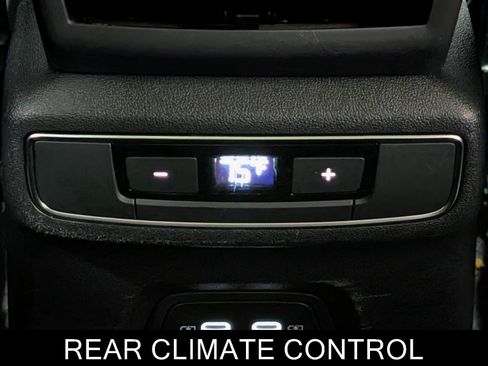 Used 2024 Audi Q4 e-tron Premium Plus image 20