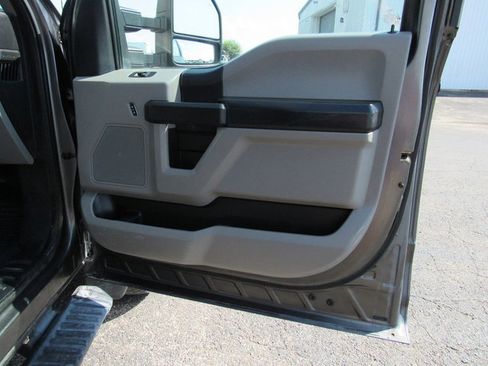 Used 2018 Ford F550 2WD Regular Cab Super Duty w/ Power Equipment Group image 12