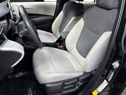 Used 2020 Toyota Corolla LE FWD image 4
