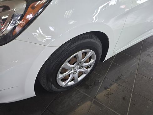 Used 2013 Hyundai Accent GS image 27