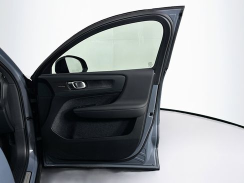 Used 2023 Volvo C40 P8 Recharge Ultimate AWD/4WD image 33