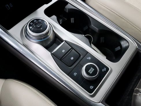 Certified 2023 Ford Explorer Platinum w/ Class IV Trailer Tow Package image 35