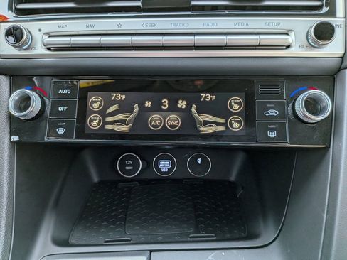 Used 2025 Genesis G70 2.5T w/ Sport Prestige Package image 23