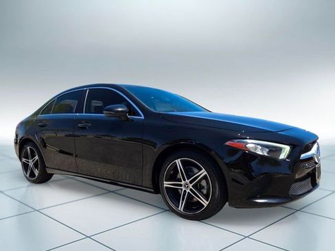Used 2019 Mercedes-Benz A 220 image 3
