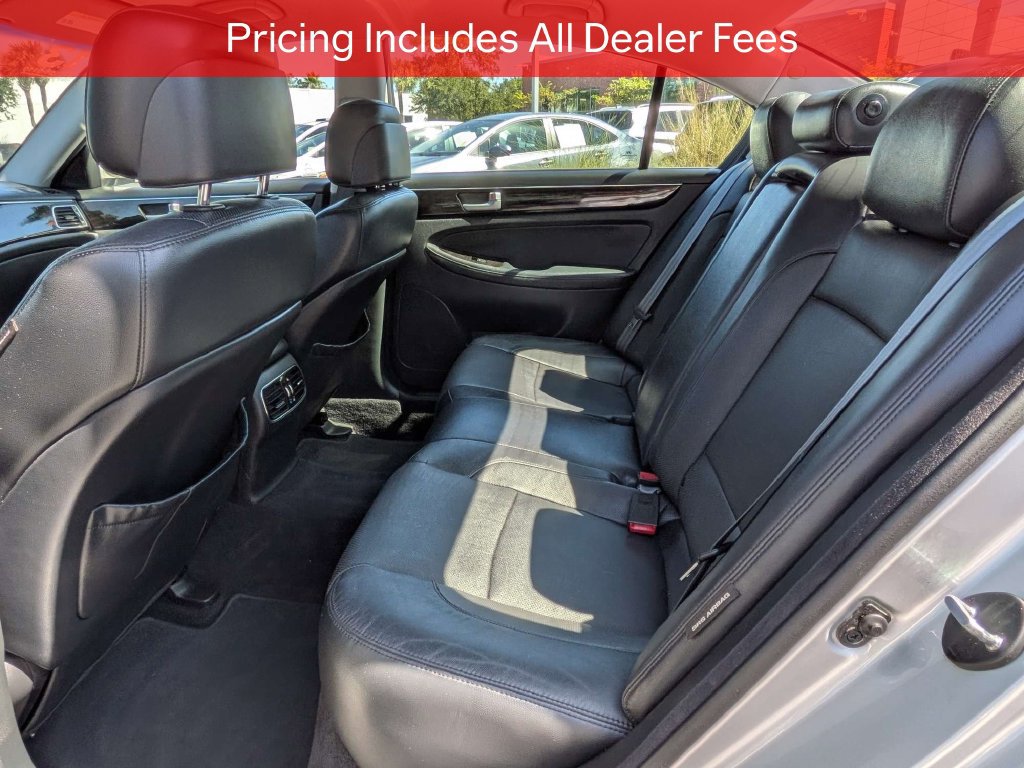 Used 2013 Hyundai Genesis 3.8 RWD image 13