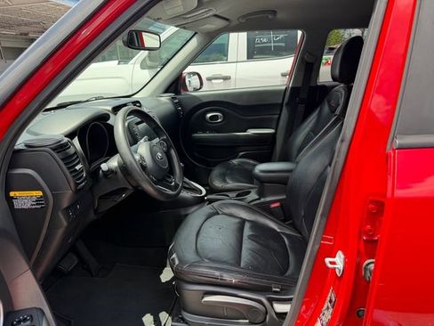 Used 2018 Kia Soul + FWD image 9