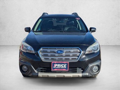 Used 2017 Subaru Outback 2.5i Limited image 2