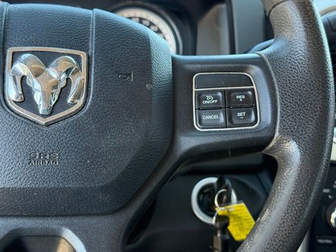 Used 2018 RAM 2500 SLT AWD/4WD image 18