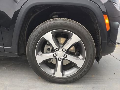 Used 2023 Jeep Grand Cherokee 4xe w/ Luxury Tech Group II image 12