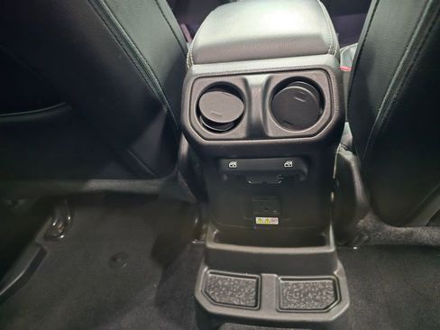 Certified 2021 Jeep Wrangler Unlimited Sahara image 35