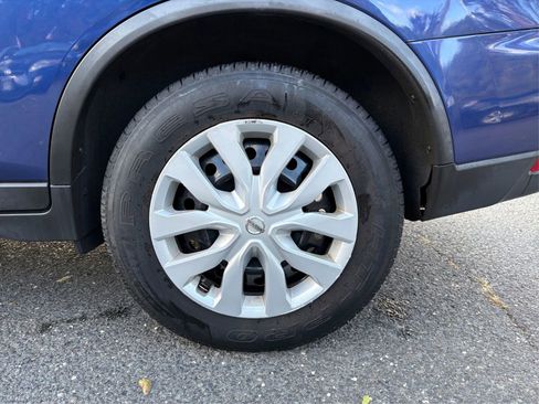 Used 2017 Nissan Rogue S image 19