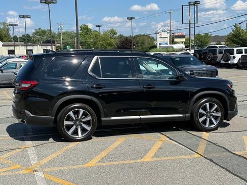 Used 2023 Honda Pilot Touring image 7