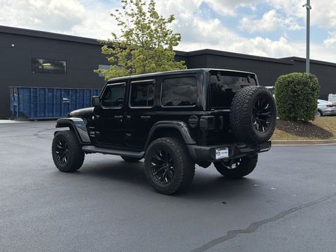 Used 2020 Jeep Wrangler Unlimited Sahara w/ Uconnect 4C Nav & Sound Group AWD/4WD image 12