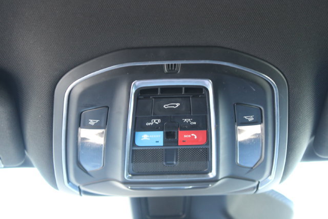 Used 2024 Jeep Wagoneer L Series II w/ Flexible Seating Group AWD/4WD image 17