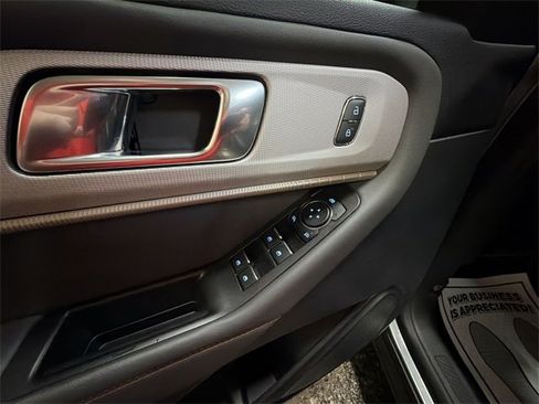 Used 2025 Ford Explorer Active w/ Active Comfort Package image 13