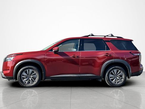 Used 2024 Nissan Pathfinder SV w/ SV Premium Package FWD image 2