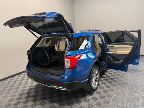 Used 2022 Ford Explorer XLT w/ Equipment Group 202A AWD/4WD image 27