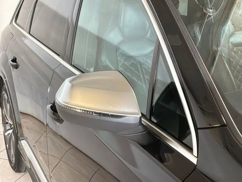 Used 2022 Audi SQ7 Premium Plus w/ SQ7 Executive Package image 25