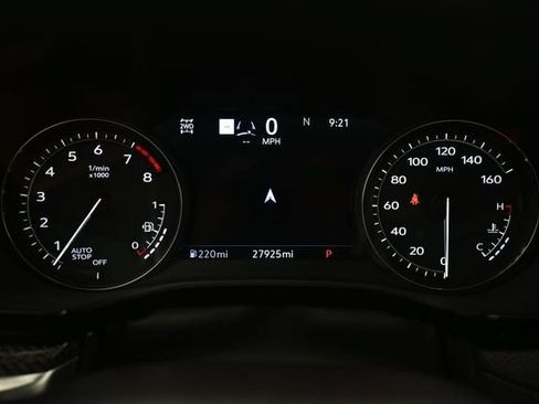 Used 2024 Cadillac XT5 Sportv w/ Technology Package AWD/4WD image 9