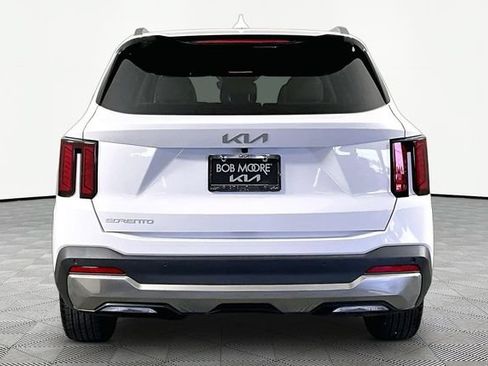 Certified 2026 Kia Sorento S FWD image 5