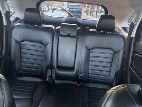 Used 2023 Ford Edge SEL image 13