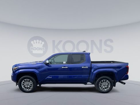 Used 2025 Toyota Tacoma Limited AWD/4WD image 2