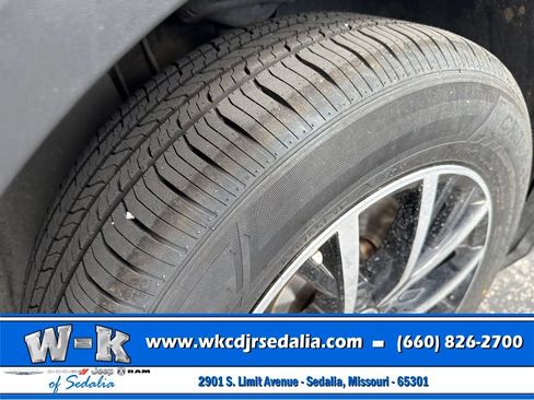Used 2021 Volkswagen Tiguan SE FWD image 4