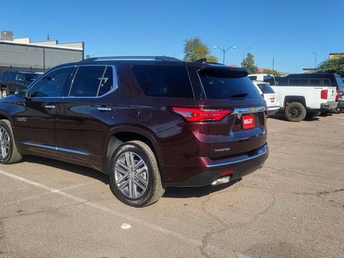 Used 2023 Chevrolet Traverse High Country FWD image 7