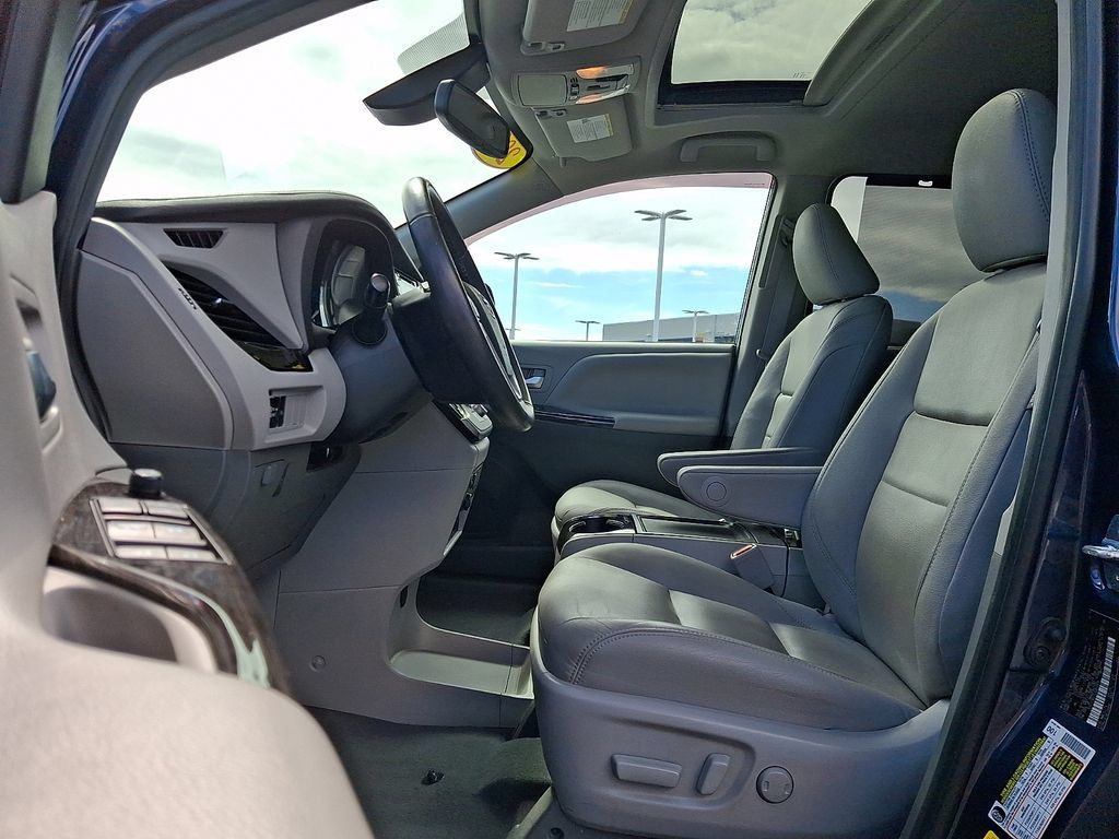Certified 2020 Toyota Sienna XLE w/ XLE Navigation Package FWD image 14