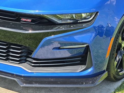 Used 2019 Chevrolet Camaro SS RWD image 9