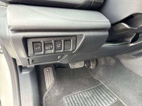 Used 2020 Subaru Outback Limited image 18