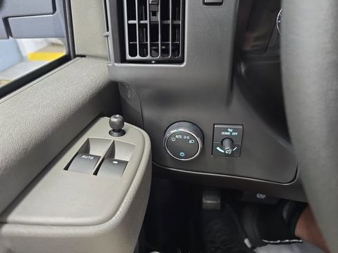 New 2025 GMC Savana 2500 w/ Enhanced Convenience Package image 19
