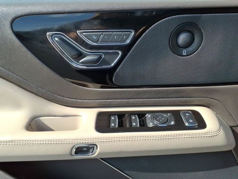 Used 2021 Lincoln Aviator Reserve w/ Elements Package Plus AWD/4WD image 11