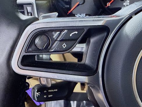 Used 2018 Porsche Macan image 14