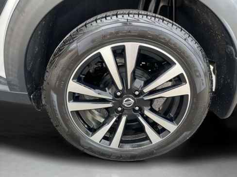 Used 2020 Nissan Kicks SV FWD image 13
