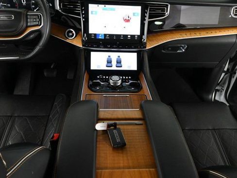 Used 2024 Jeep Grand Wagoneer L Series III image 22