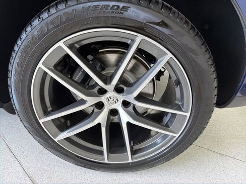 Used 2023 Porsche Macan AWD/4WD image 31