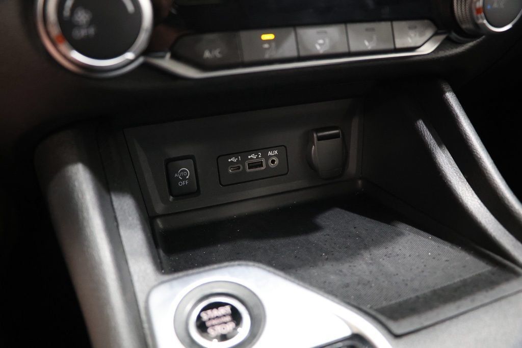 Used 2025 Nissan Sentra SV FWD image 25