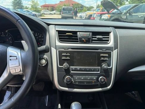 Used 2016 Nissan Altima 2.5 SR FWD image 12