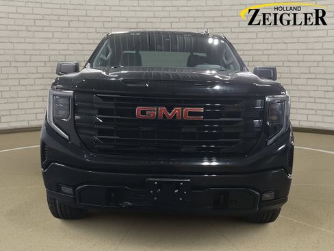 Used 2022 GMC Sierra 1500 Elevation w/ X31 Off-Road Package image 2