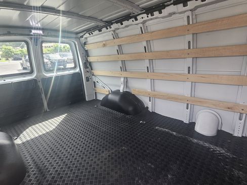 Used 2025 Chevrolet Express 2500 w/ Driver Convenience Package RWD image 9