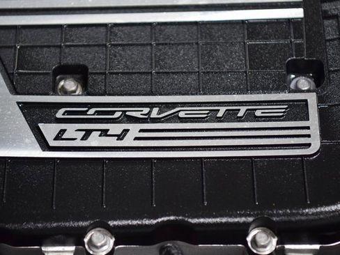 Used 2015 Chevrolet Corvette Z06 w/ 3LZ Preferred Equipment Group image 28