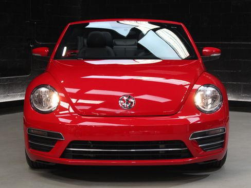 Used 2018 Volkswagen Beetle 2.0T S image 10