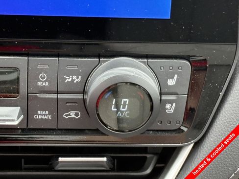 Used 2024 Toyota Grand Highlander AWD image 7