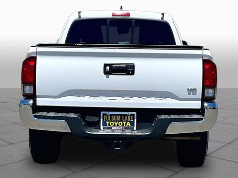 Certified 2019 Toyota Tacoma TRD Off-Road AWD/4WD image 4