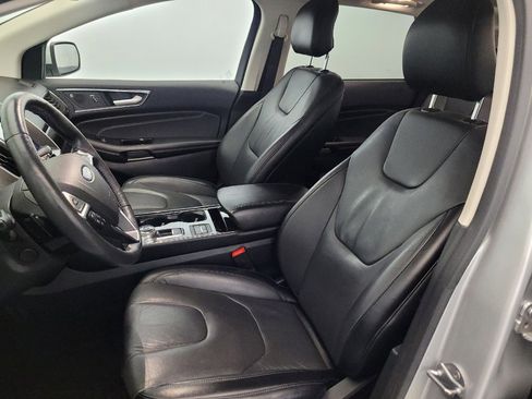 Used 2019 Ford Edge Titanium w/ Equipment Group 301A AWD/4WD image 17